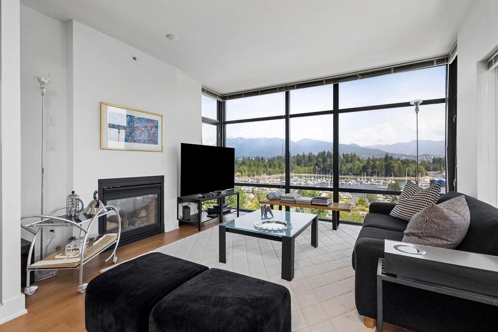 Living Room Photo of 1001 1863 Alberni Street, Vancouver, BC