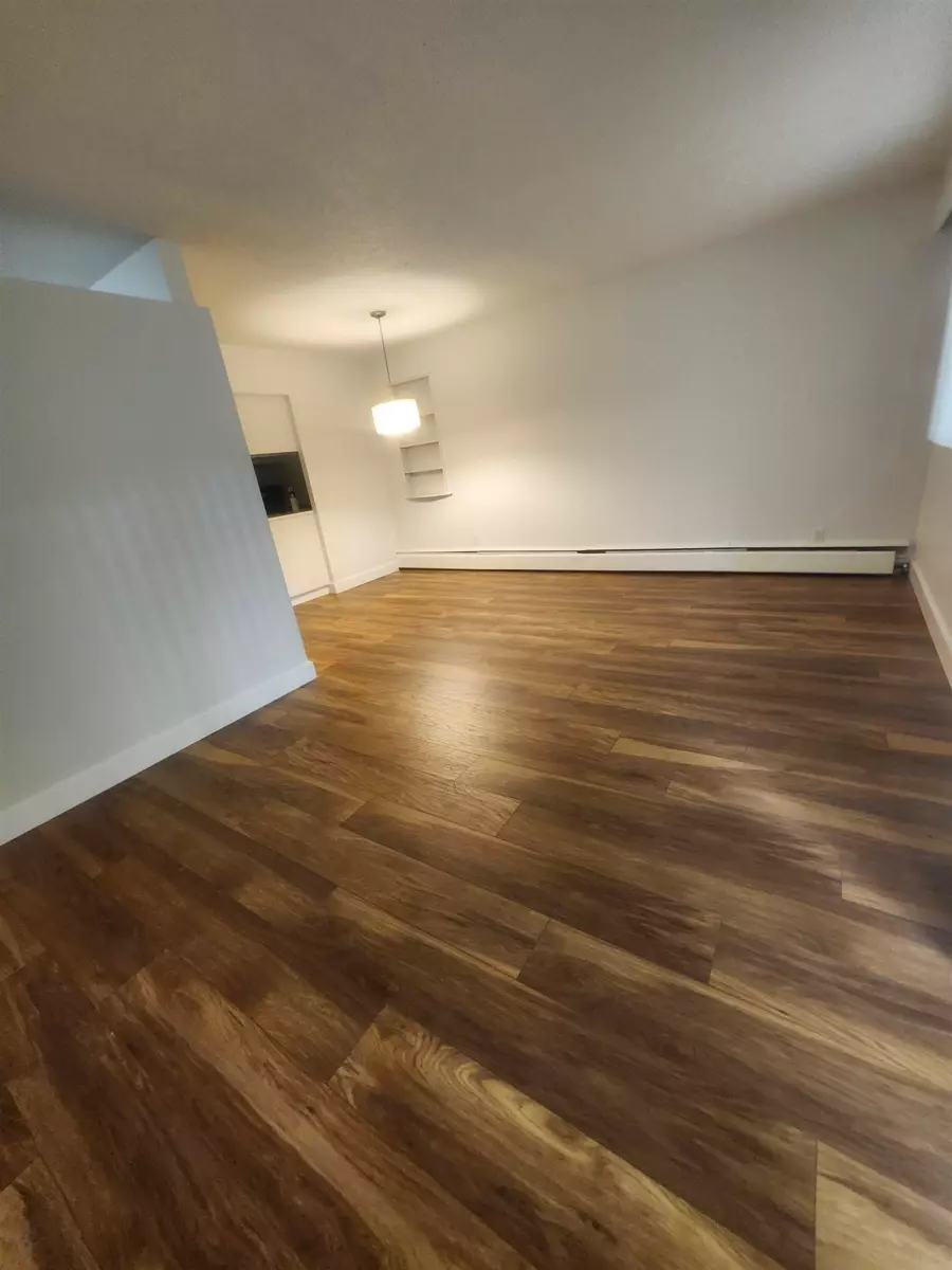 Dining Area Photo of 103 1950 W 8th Avenue, Vancouver, BC