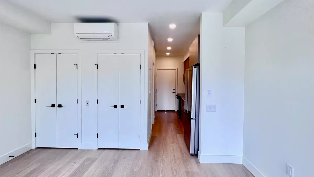 Family Room Photo of 501 10065 133 Street, Surrey, BC
