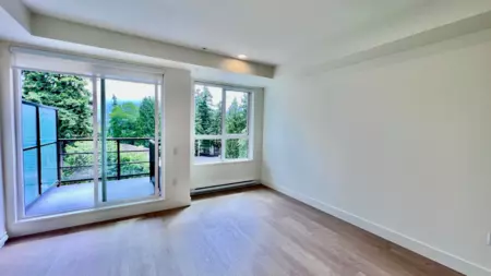 Kitchen Photo of 501 10065 133 Street, Surrey, BC