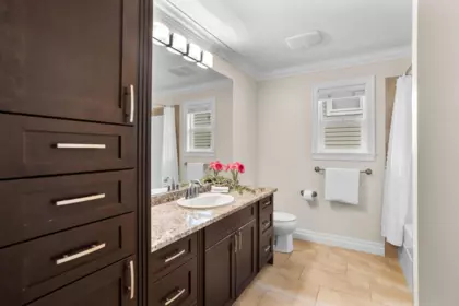 Hallway Photo of 10680 239 Street, Maple Ridge, BC