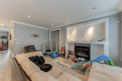 6686 195 Street, Surrey, BC, Surrey — Single Family Residence for sale