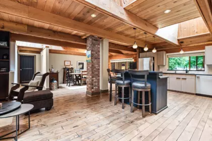 Kitchen Island Photo of 22567 127 Avenue, Maple Ridge, BC
