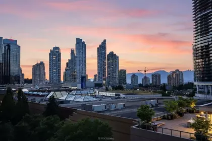 903 4880 Bennett Street, Burnaby, BC, Burnaby — Apartment/Condo for sale