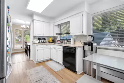 Kitchen Island Photo of 14596 89 Avenue, Surrey, BC