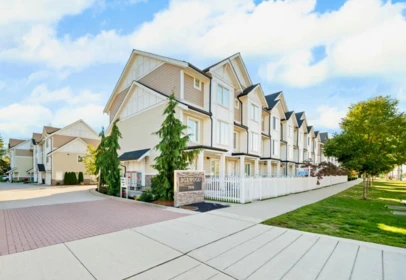 Backyard Photo of 8 7056 192 Street, Surrey, BC