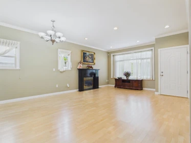 6060 Clinton Street, Burnaby, BC, Burnaby — Half Duplex for sale
