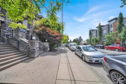 Front Yard Photo of 210 5454 198 Street, Langley, BC