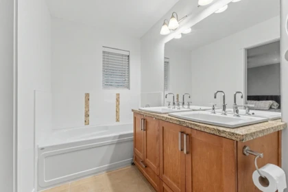 Laundry Room Photo of 1427 Collins Road, Coquitlam, BC