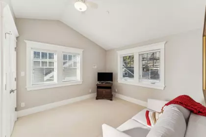 Basement Recreation Room Photo of 1155 12th Street, West Vancouver, BC