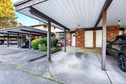 Laundry Room Photo of 211 13931 74 Avenue, Surrey, BC
