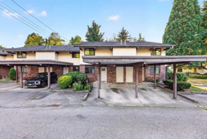 Mudroom Photo of 211 13931 74 Avenue, Surrey, BC