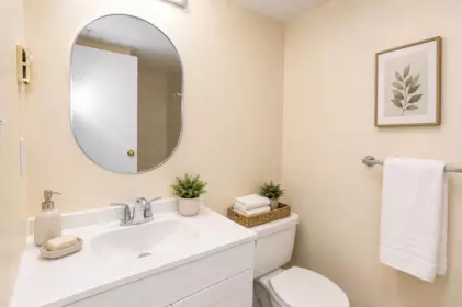 Office / Den Photo of 603 2468 E Broadway, Vancouver, BC