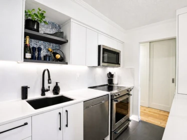 Breakfast Nook Photo of 303 441 E 3rd Street, North Vancouver, BC
