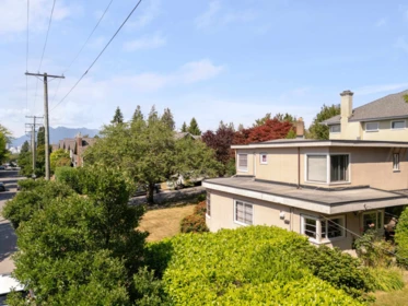 Breakfast Nook Photo of 696 W 27th Avenue, Vancouver, BC