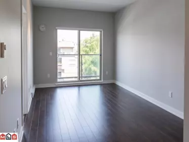 302 20460 Douglas Crescent, Langley, BC, Langley — Apartment/Condo for sale
