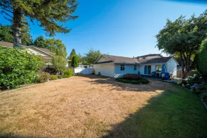 Kitchen Photo of 17346 60a Avenue, Surrey, BC