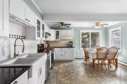 Breakfast Nook Photo of 46307 Riverside Drive, Chilliwack, BC