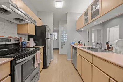 207 4951 Sanders Street, Burnaby, BC, Burnaby — Apartment/Condo for sale