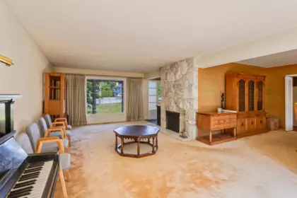 Kitchen Island Photo of 1671 Haverhill Place, North Vancouver, BC