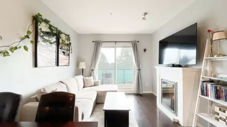 Living Room Photo of 308 22290 North Avenue, Maple Ridge, BC