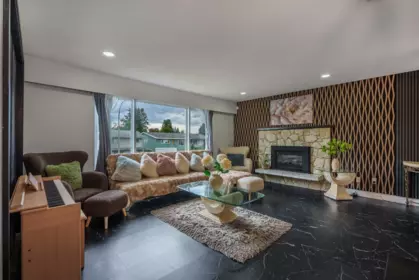 Breakfast Nook Photo of 1121 Prairie Avenue, Port Coquitlam, BC