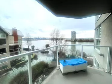 Kitchen Photo of 403 1250 Quayside Drive, New Westminster, BC