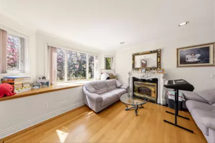 4993 Venables Street, Burnaby, BC, Burnaby — Single Family Residence for sale