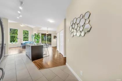 Entry Foyer Photo of 402 265 Ross Drive, New Westminster, BC