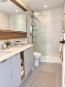Guest Bathroom Photo of 418 2493 Montrose Avenue, Abbotsford, BC