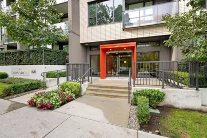 Hot Tub / Spa Photo of 302 4427 Cambie Street, Vancouver, BC