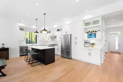 Kitchen Island Photo of 3323 147 Street, Surrey, BC