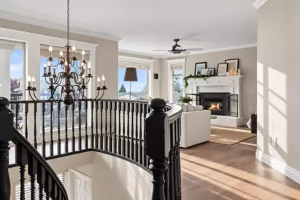 Kitchen Island Photo of 15573 Finlay Court, White Rock, BC
