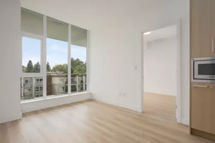 Entry Foyer Photo of 201 9675 King George Boulevard, Surrey, BC