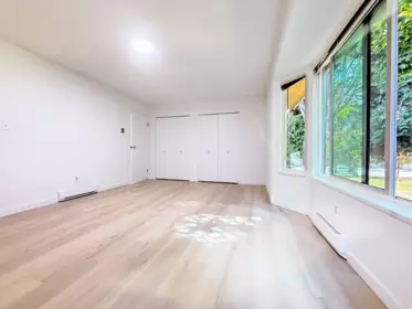 Walk-In Closet Photo of 19 6100 Tiffany Boulevard, Richmond, BC