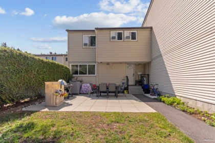 Backyard Photo of 66 3433 E 49th Avenue, Vancouver, BC