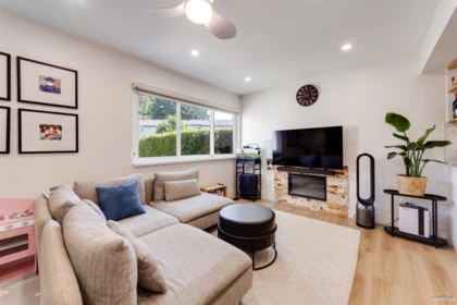 Dining Area Photo of 66 3433 E 49th Avenue, Vancouver, BC