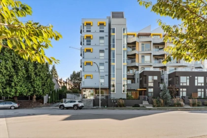 Front Yard Photo of 414 32838 Landeau Place, Abbotsford, BC