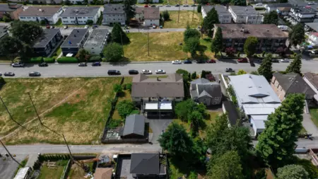 Family Room Photo of 6775 -6777 Balmoral Street, Burnaby, BC