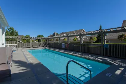 Fitness Center Photo Near 96 15500 Rosemary Heights Crescent, Surrey, BC