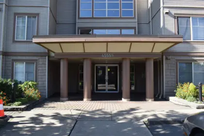 402 45559 Yale Road, Chilliwack, BC, Chilliwack — Apartment/Condo for sale