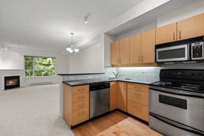 Family Room Photo of 208 3151 Connaught Crescent, North Vancouver, BC