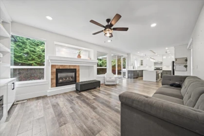 Breakfast Nook Photo of 7355 146a Street, Surrey, BC