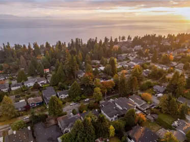 13696 Blackburn Avenue, White Rock, BC, White rock — Single Family Residence for sale