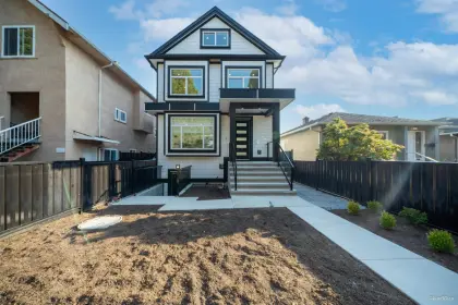 584 E 49th Avenue, Vancouver, BC, Vancouver — Half Duplex for sale