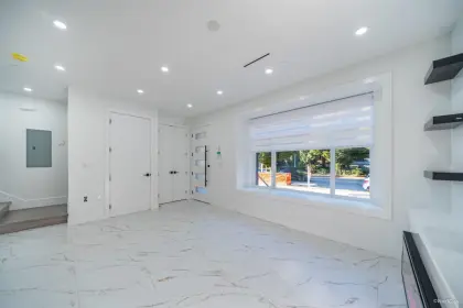 584 E 49th Avenue, Vancouver, BC, Vancouver — Half Duplex for sale
