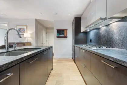 504 866 Arthur Erickson Place, West Vancouver, BC, West vancouver — Apartment/Condo for sale