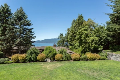 Outdoor Kitchen Photo of 5363 Kew Cliff Road, West Vancouver, BC