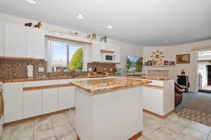 45225 Wells Road, Chilliwack, BC, Chilliwack — Single Family Residence for sale