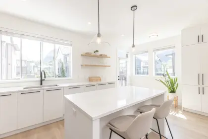 37997 Helm Way, Squamish, BC, Squamish — Townhouse for sale